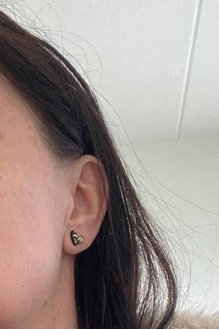 Black and gold heart stud earrings